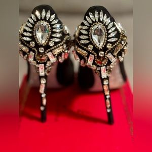 Rene Caovilla
Women's Black René Caovilla Embellished Pointed Toe Pumps